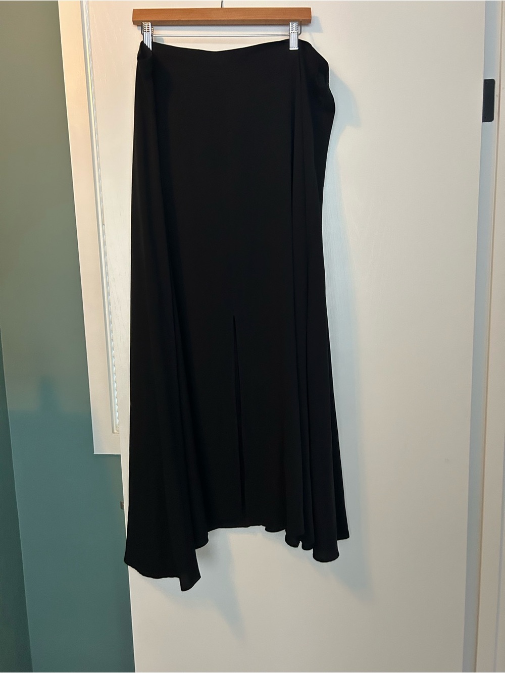 Eloquii Black Full Midi Skirt; Modest slit; Perfect Drape; Size 18